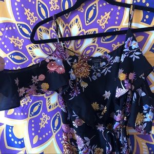 Black floral off the shoulder dress 🖤🌹